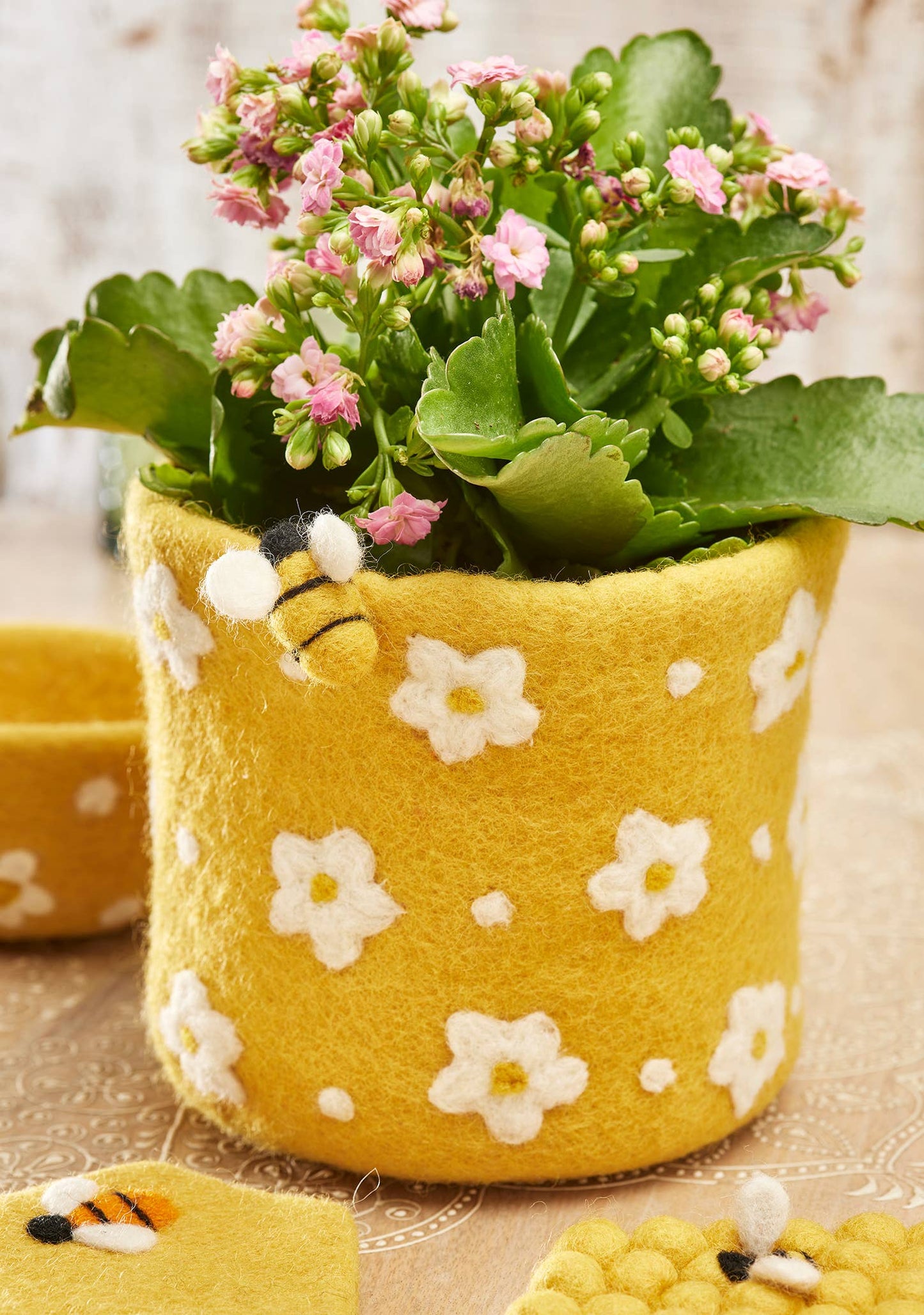 Felt Bee & Daisy Planter